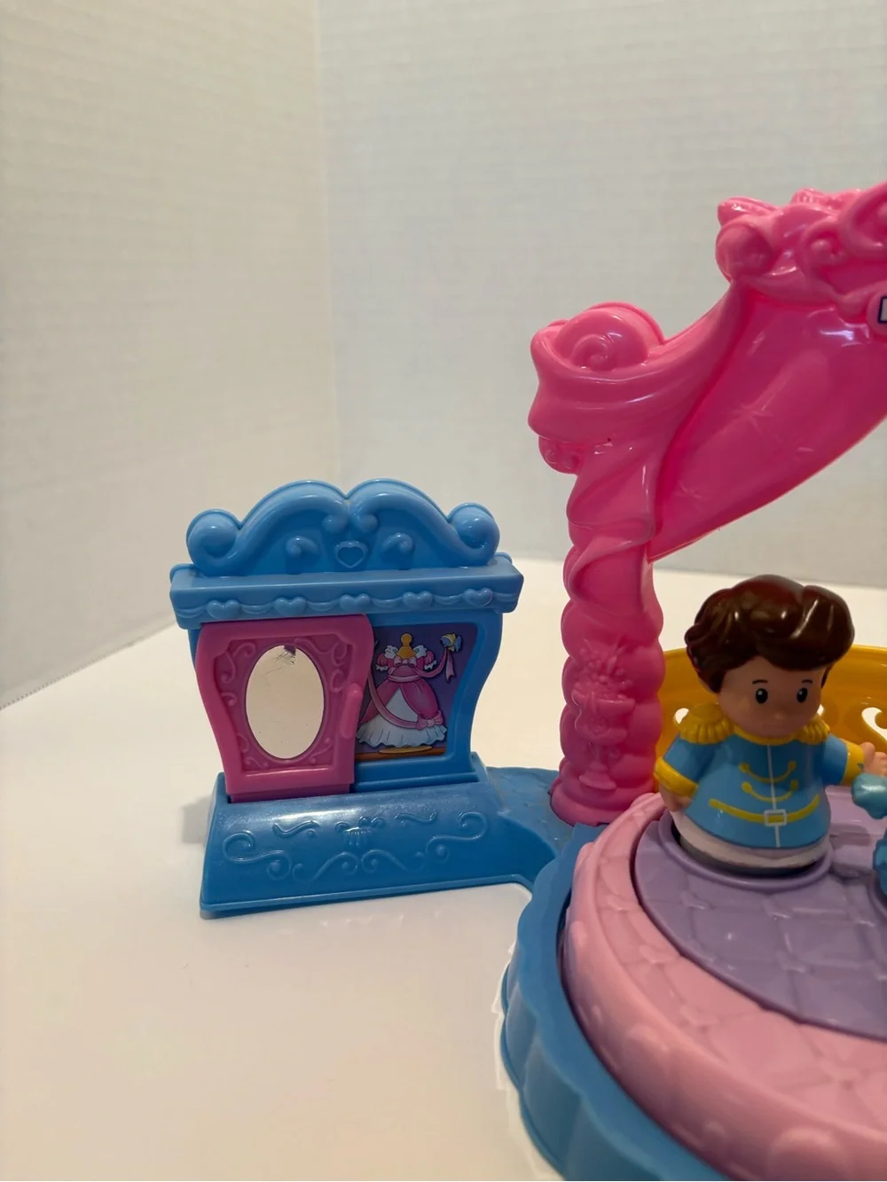 Fisher-Price Little People Disney Princess Cinderella's Ball
